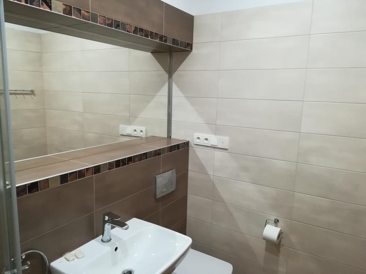 Zajazd Podjadek Osjaków Esterno foto